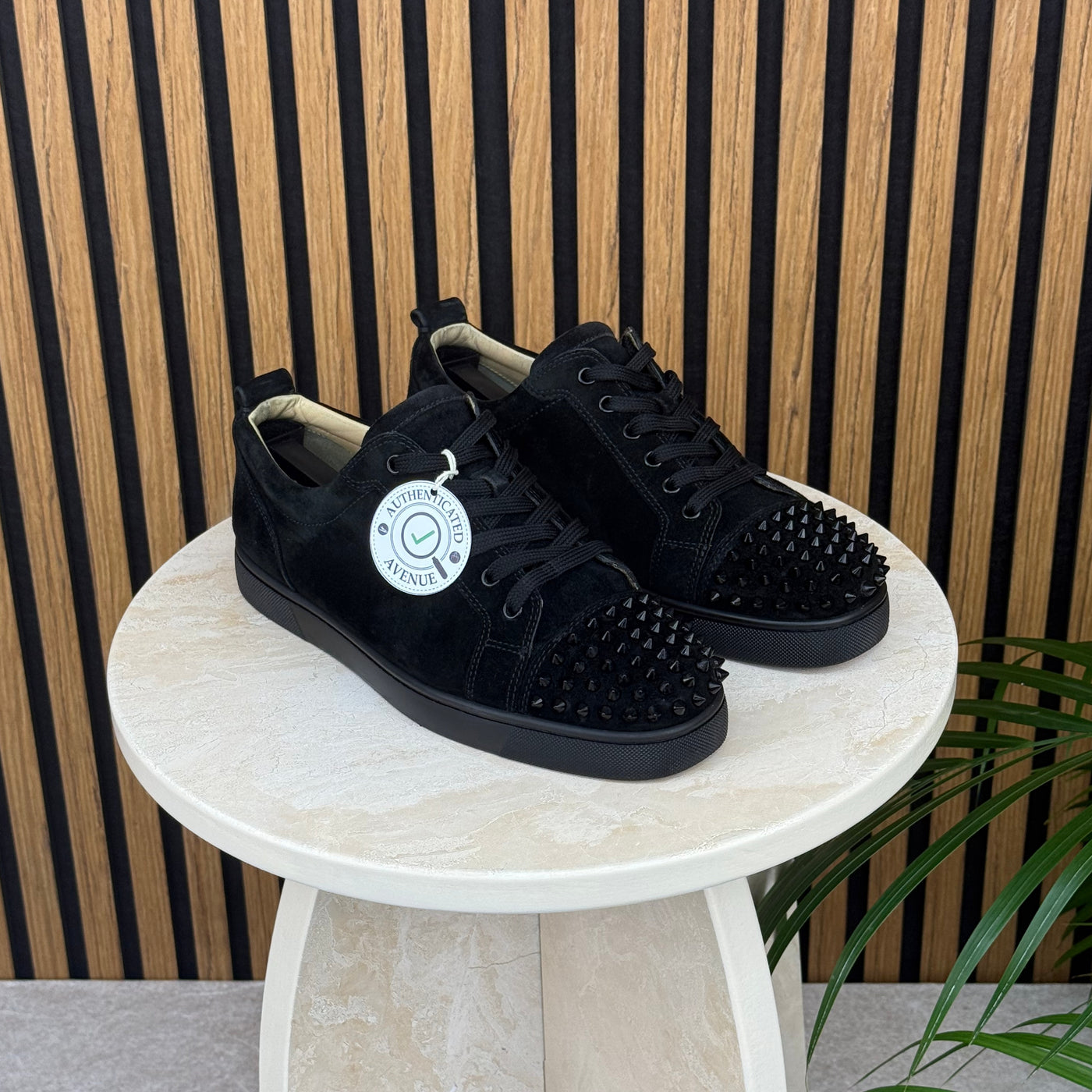 CHRISTIAN LOUBOUTIN LOUIS JUNIOR SPIKE | SIZE 7.5 | Pre-Owned