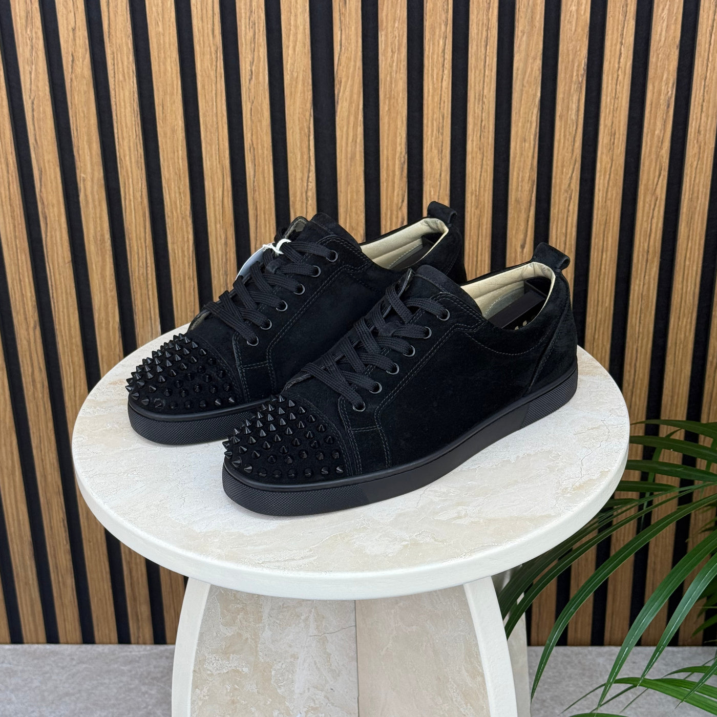 CHRISTIAN LOUBOUTIN LOUIS JUNIOR SPIKE | SIZE 7.5 | Pre-Owned