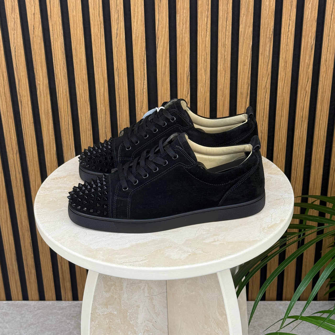 CHRISTIAN LOUBOUTIN LOUIS JUNIOR SPIKE | SIZE 7.5 | Pre-Owned