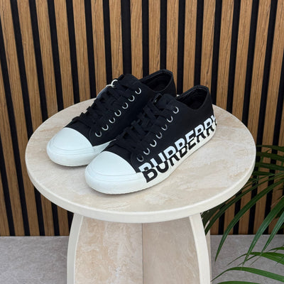 Burberry Larkhall | Size 8 | Pre-Owned