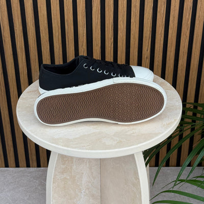 Burberry Larkhall | Size 8 | Pre-Owned