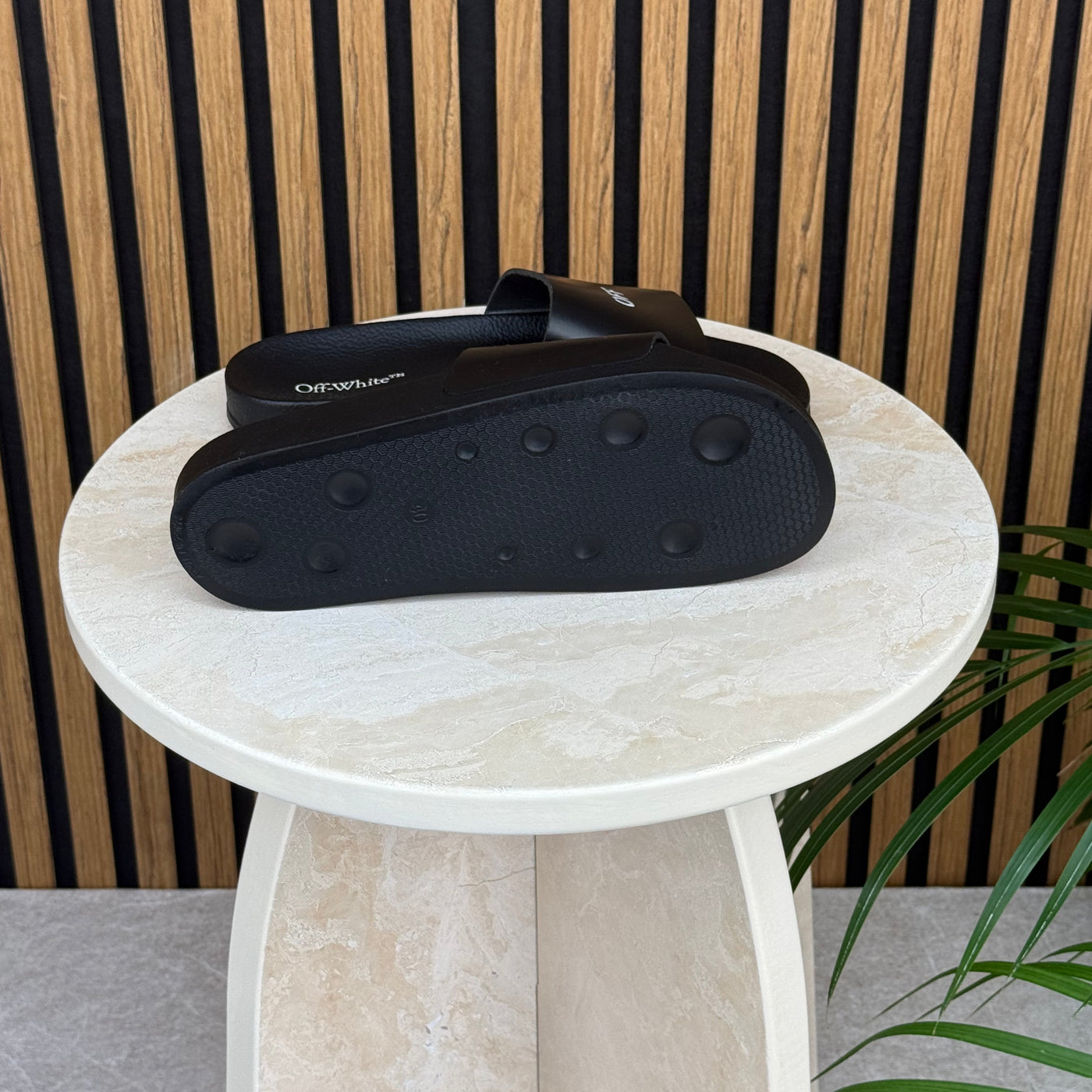 Off-White Sliders | SIZE 6 | Pre-Owned