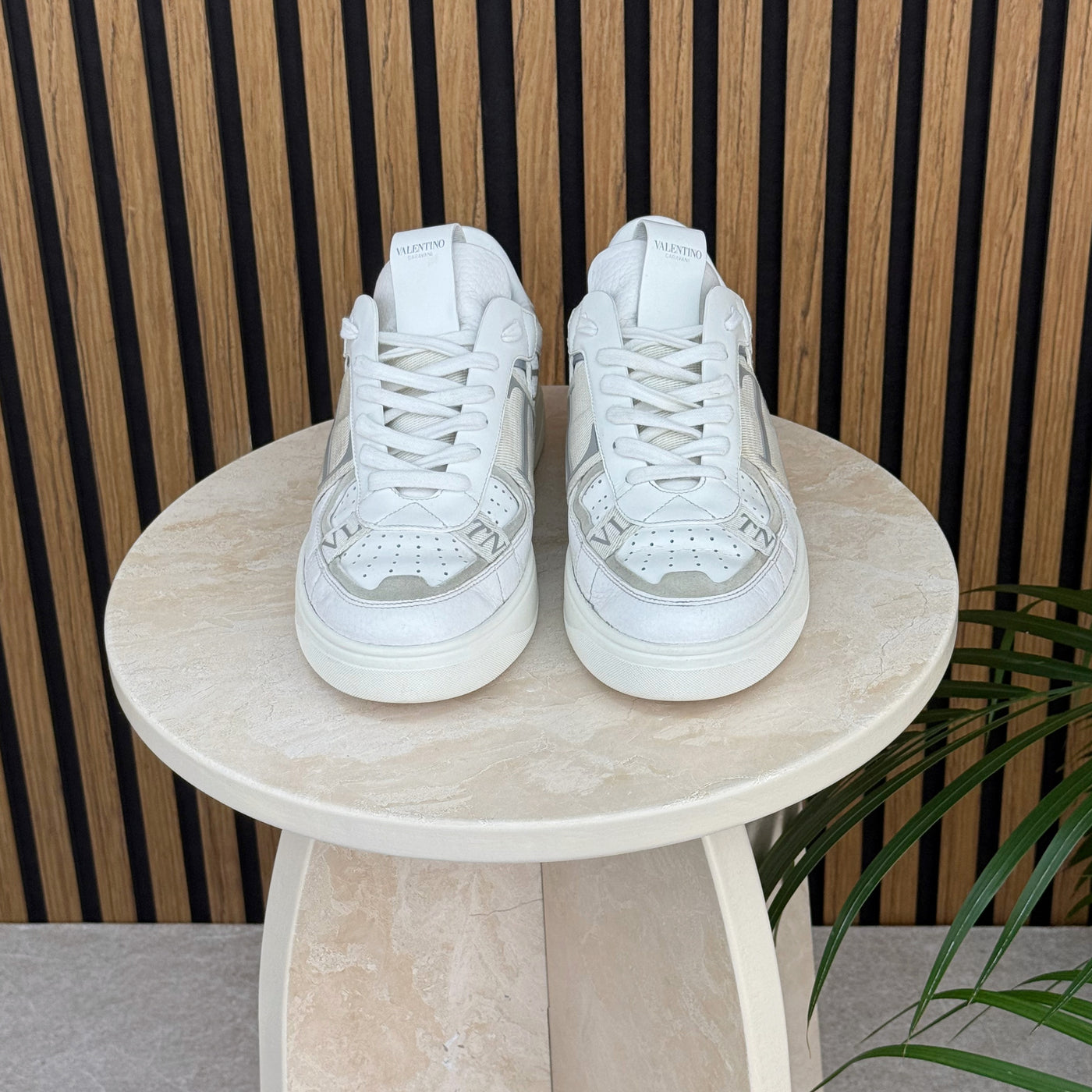 Valentino VL7N Strap | Size 9 | PRE-OWNED