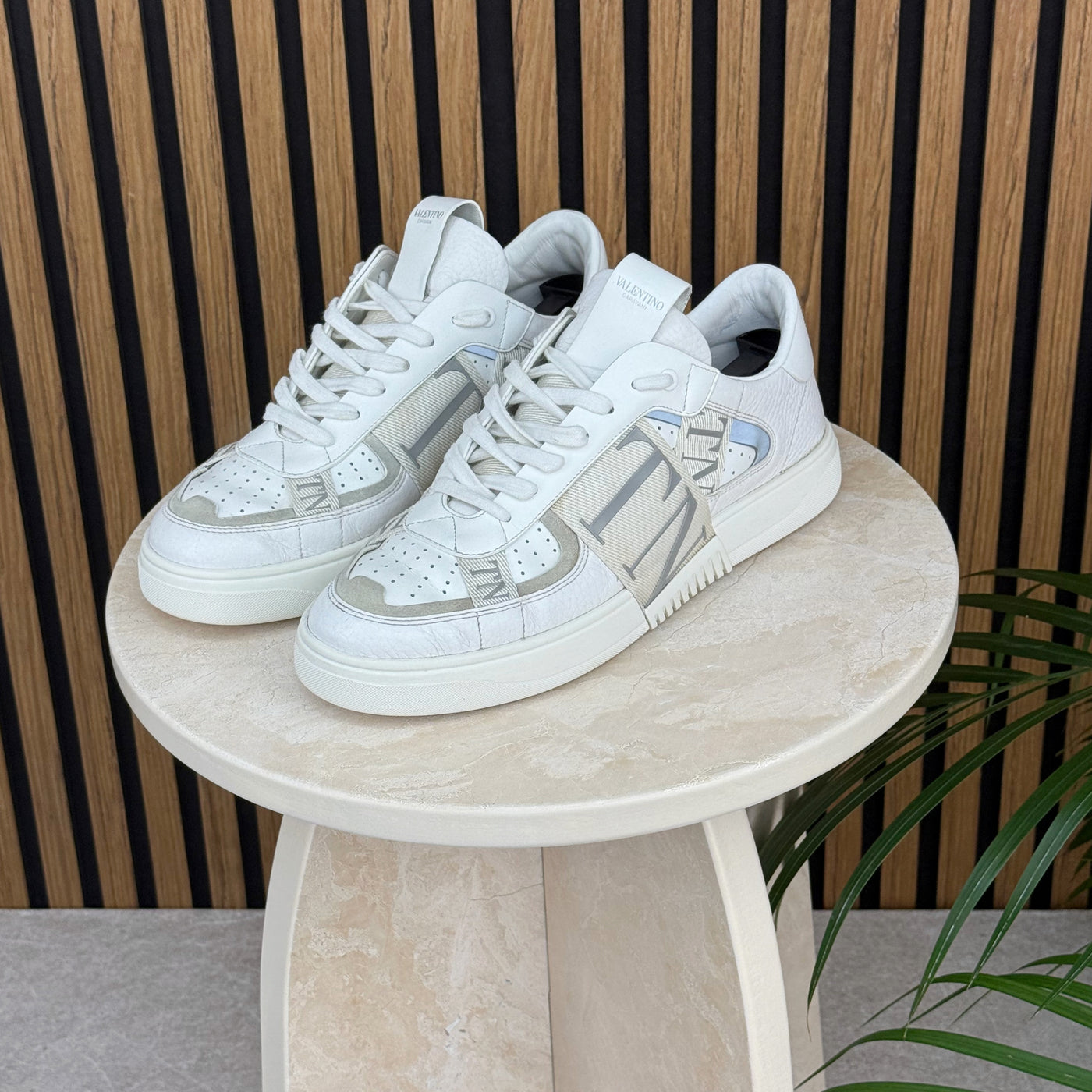 Valentino VL7N Strap | Size 9 | PRE-OWNED