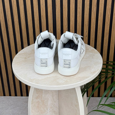 Valentino VL7N Strap | Size 9 | PRE-OWNED