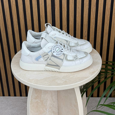 Valentino VL7N Strap | Size 9 | PRE-OWNED