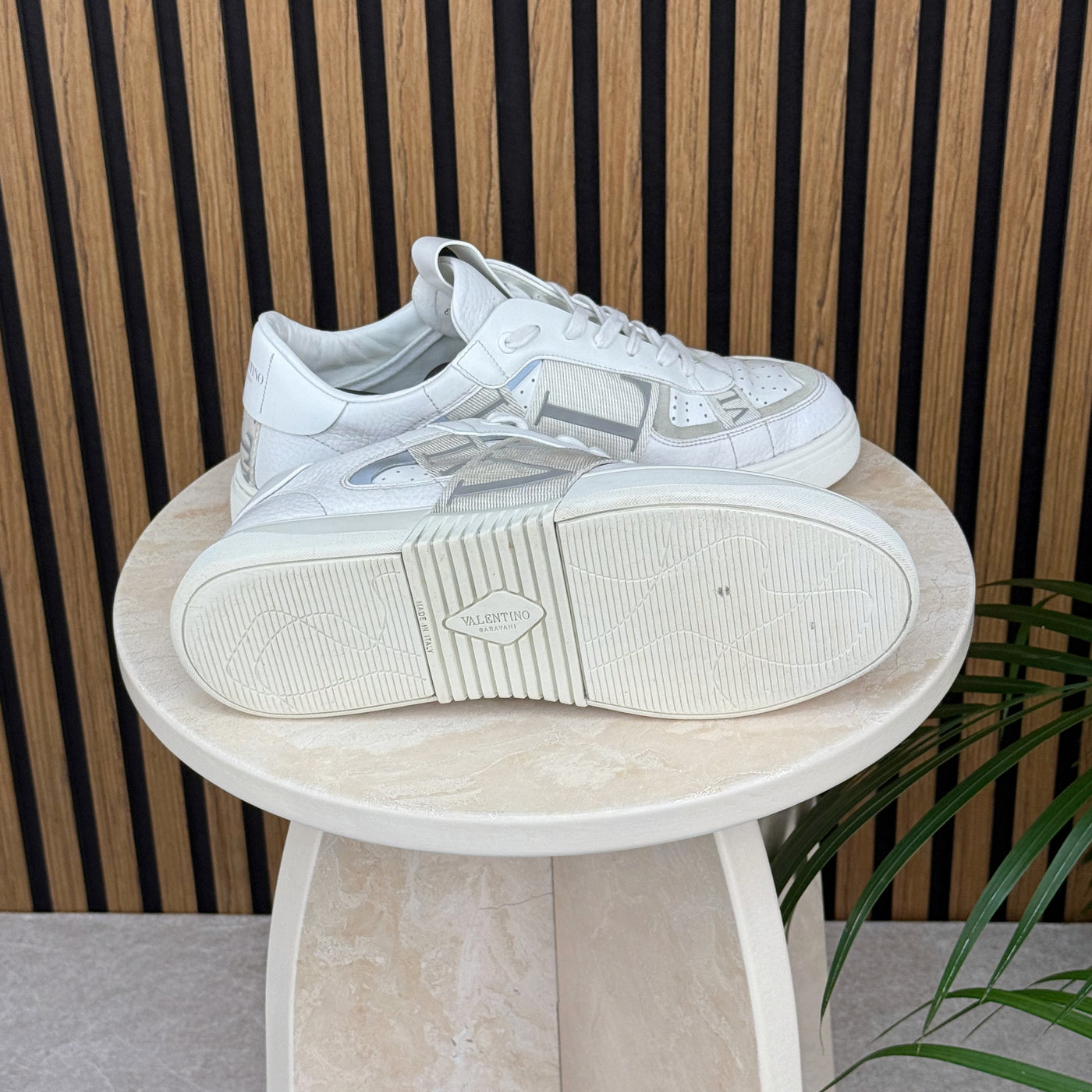 Valentino VL7N Strap | Size 9 | PRE-OWNED