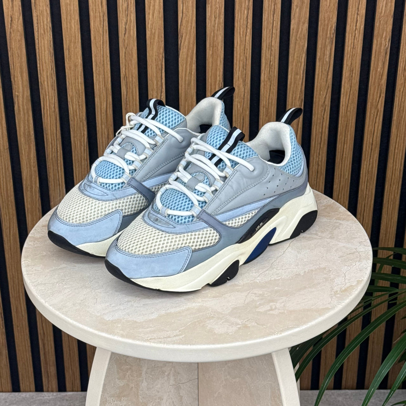 DIOR B22 | Size 7.5 | Pre-Owned