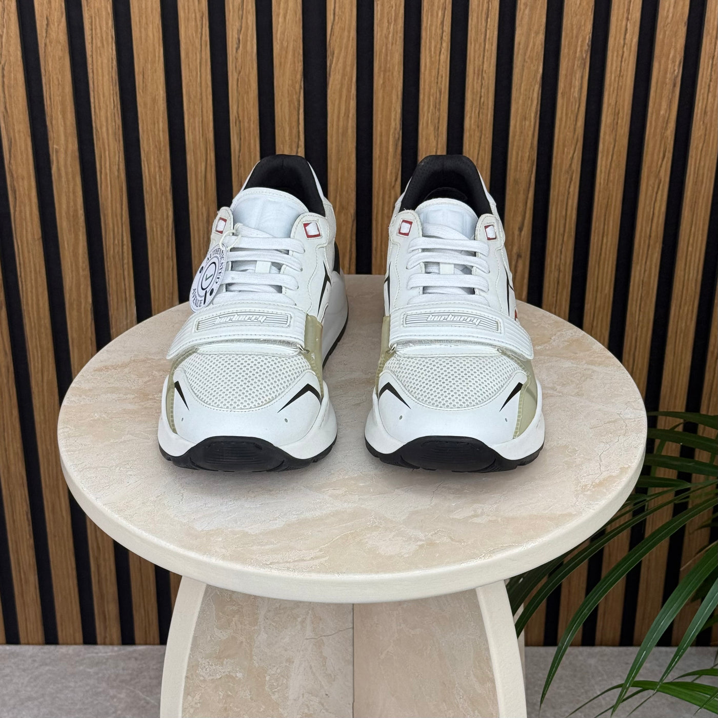 Burberry Ramsey | Size 9 | Pre-Owned