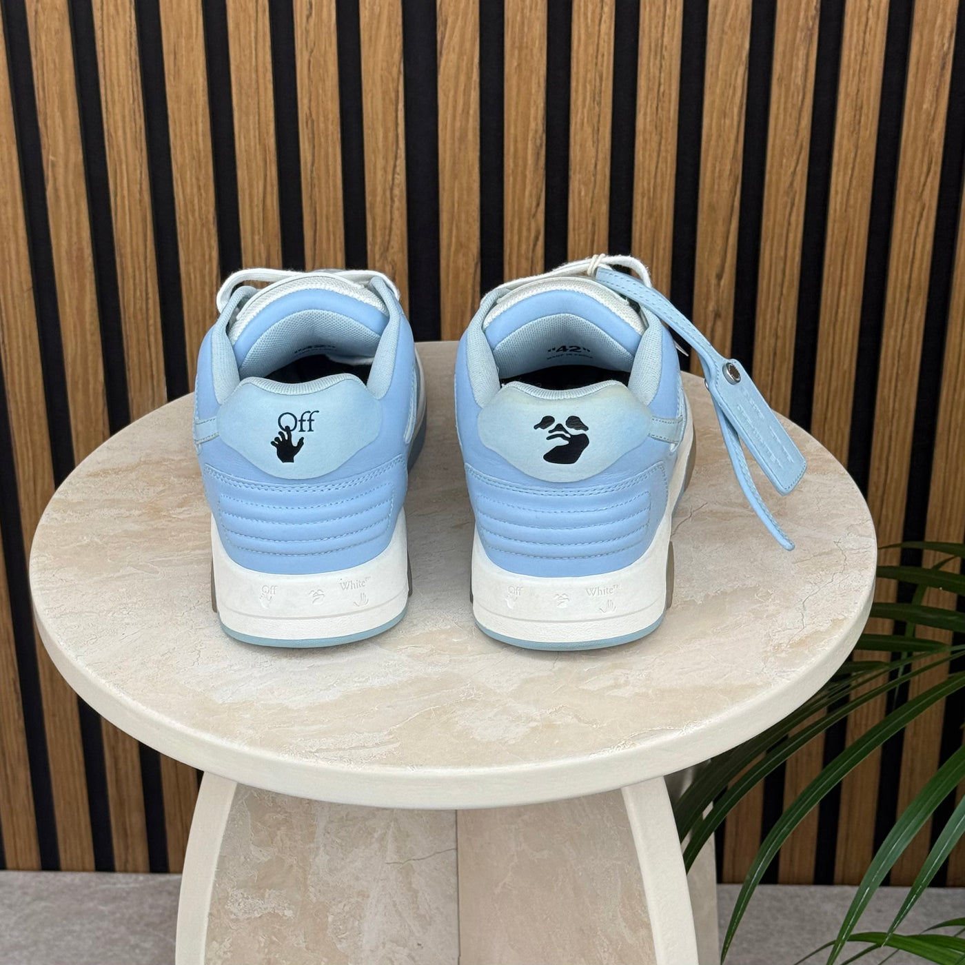 Off-White Out Of Office | Size 8 | Pre-Owned