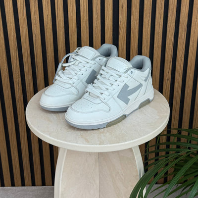 Off-White Out Of Office | Size 8 | Pre-Owned