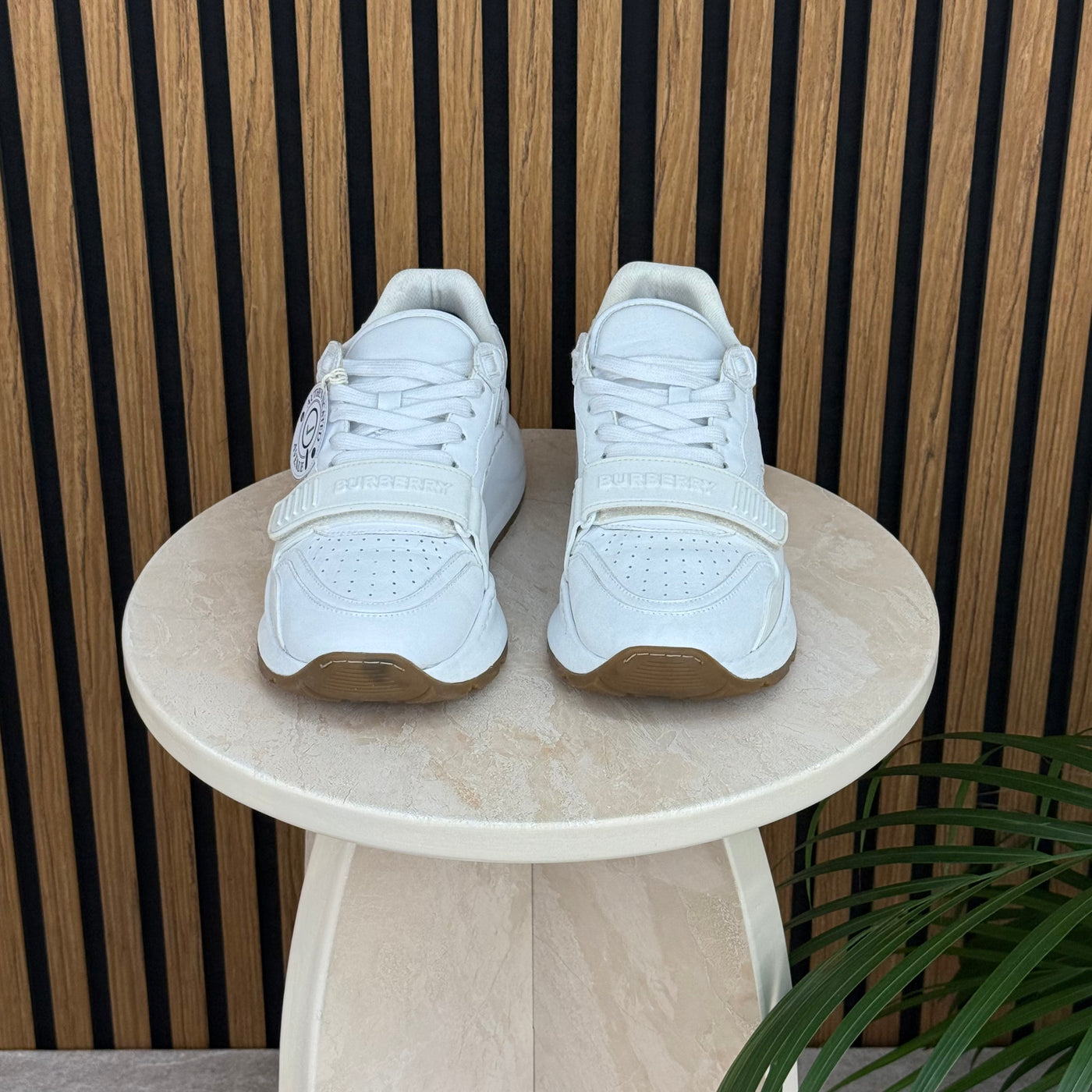 Burberry Ramsey | Size 8 | Pre-Owned