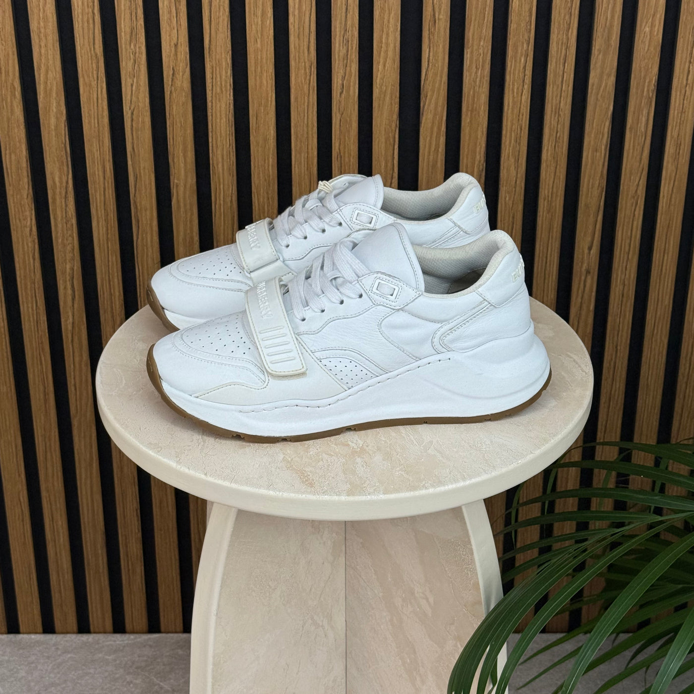 Burberry Ramsey | Size 8 | Pre-Owned