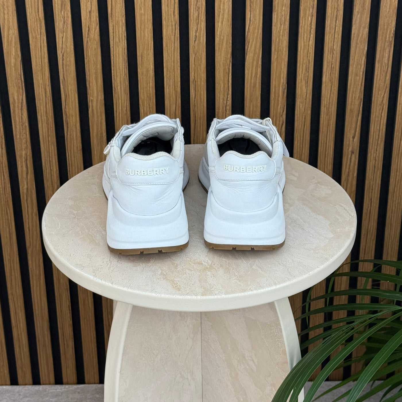 Burberry Ramsey | Size 8 | Pre-Owned