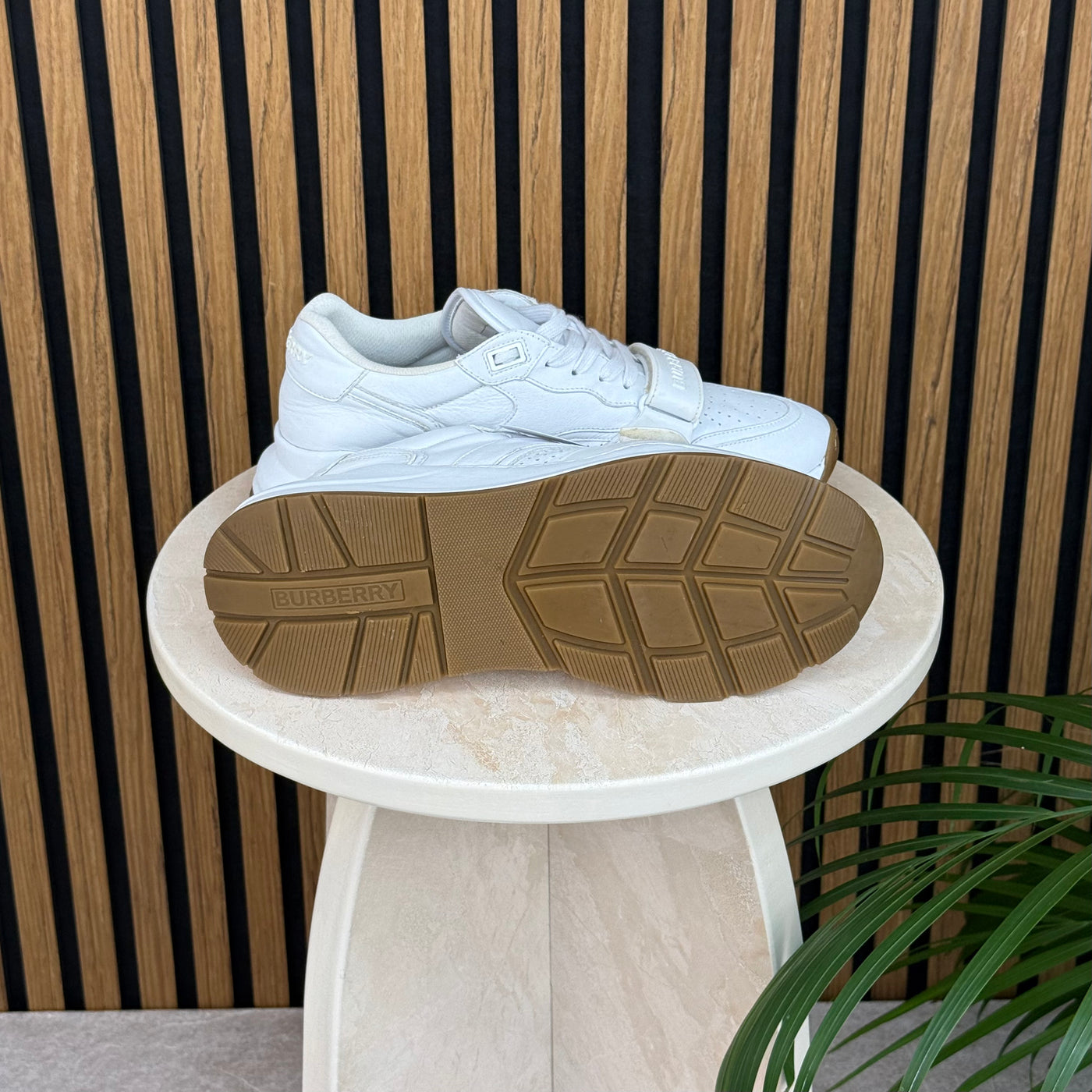 Burberry Ramsey | Size 8 | Pre-Owned