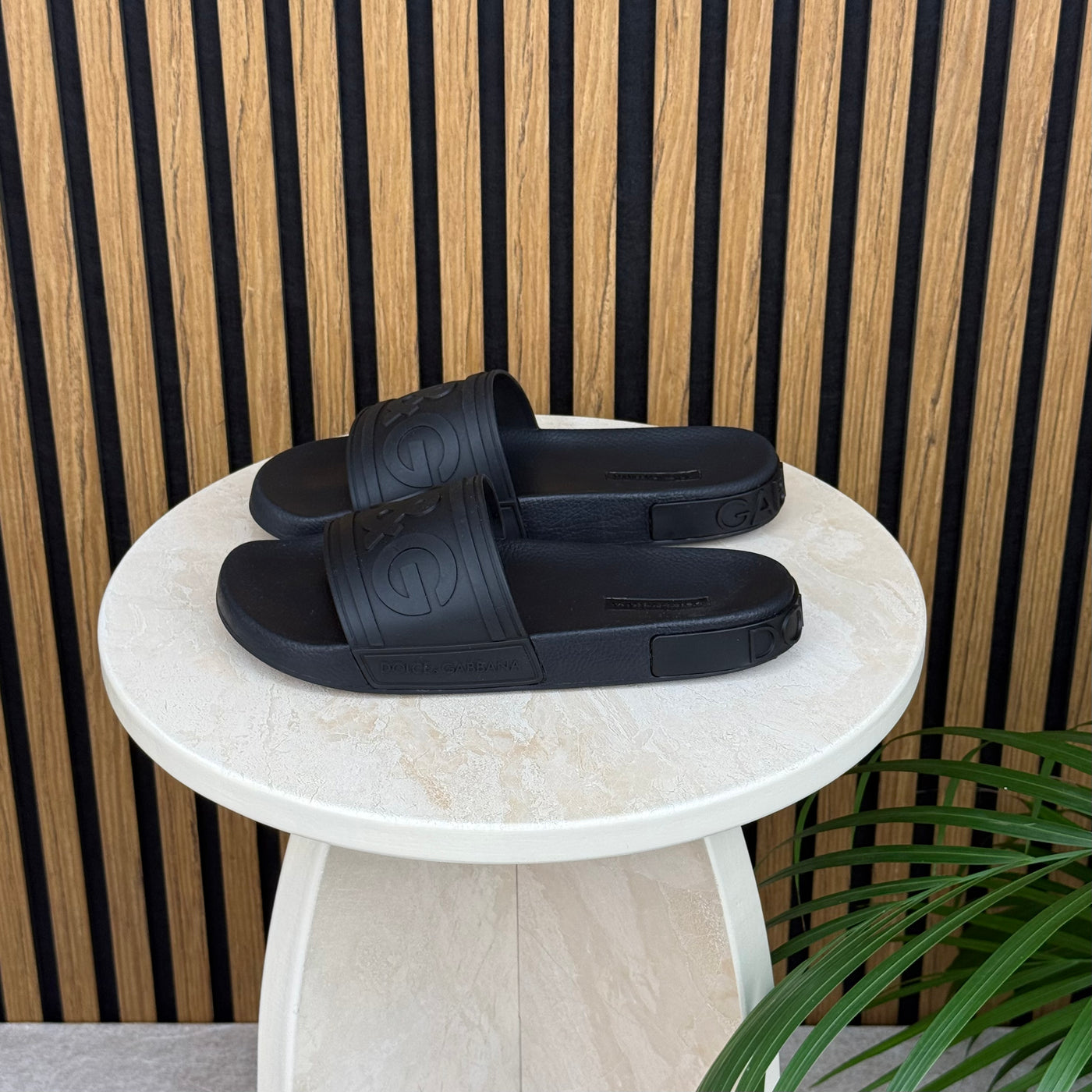 Dolce & Gabbana Logo Sliders | SIZE 7 | Pre-Owned