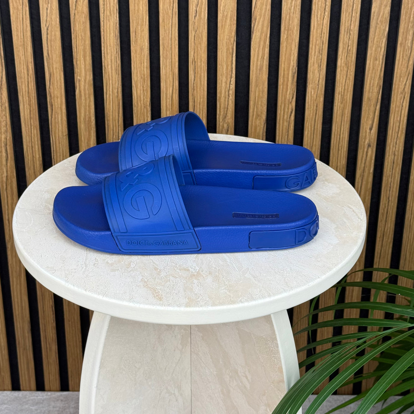 Dolce & Gabbana Logo Sliders | SIZE 9 | Pre-Owned