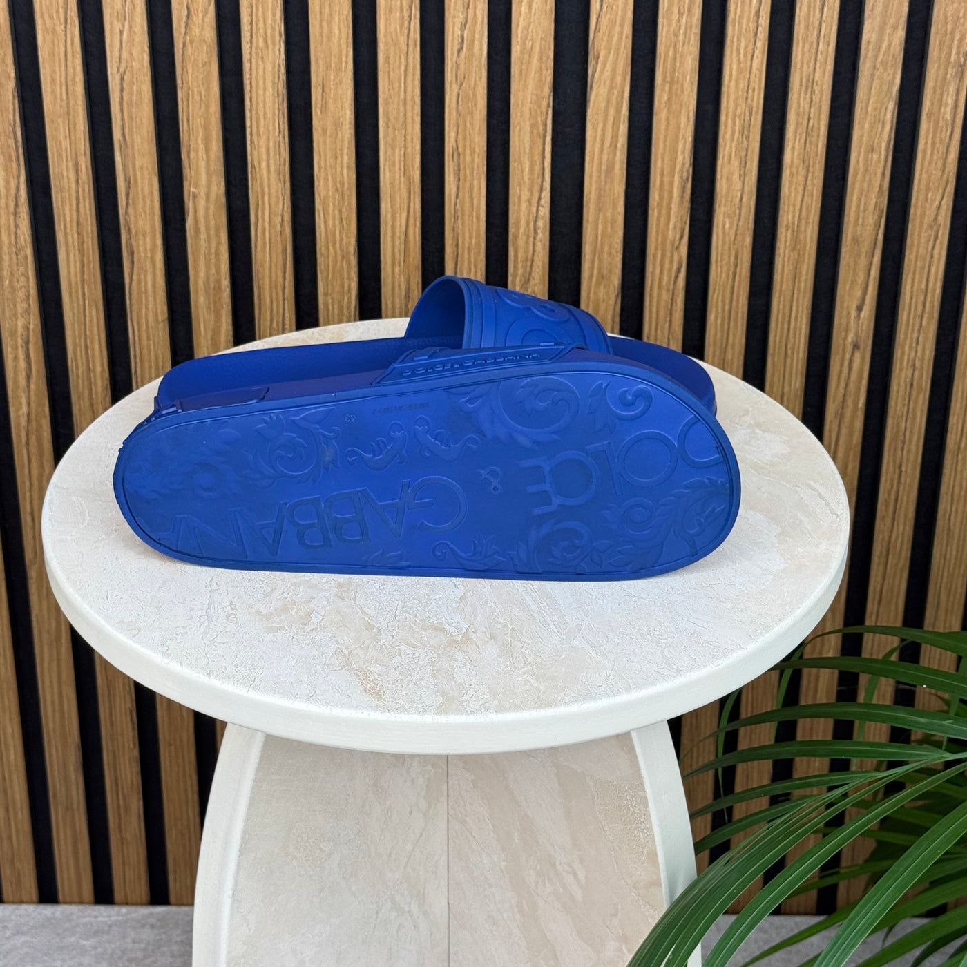 Dolce & Gabbana Logo Sliders | SIZE 9 | Pre-Owned