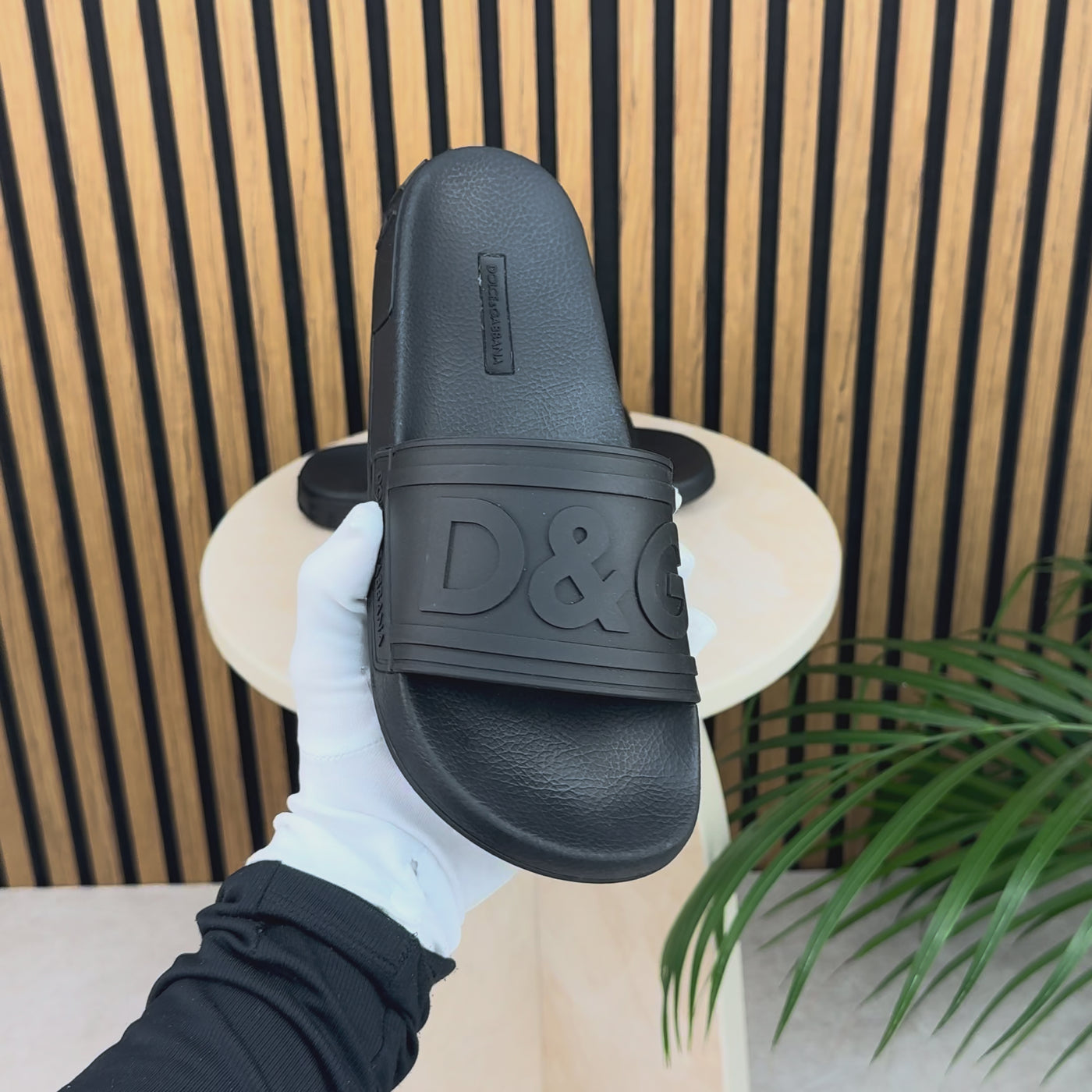 Dolce & Gabbana Logo Sliders | SIZE 7 | Pre-Owned