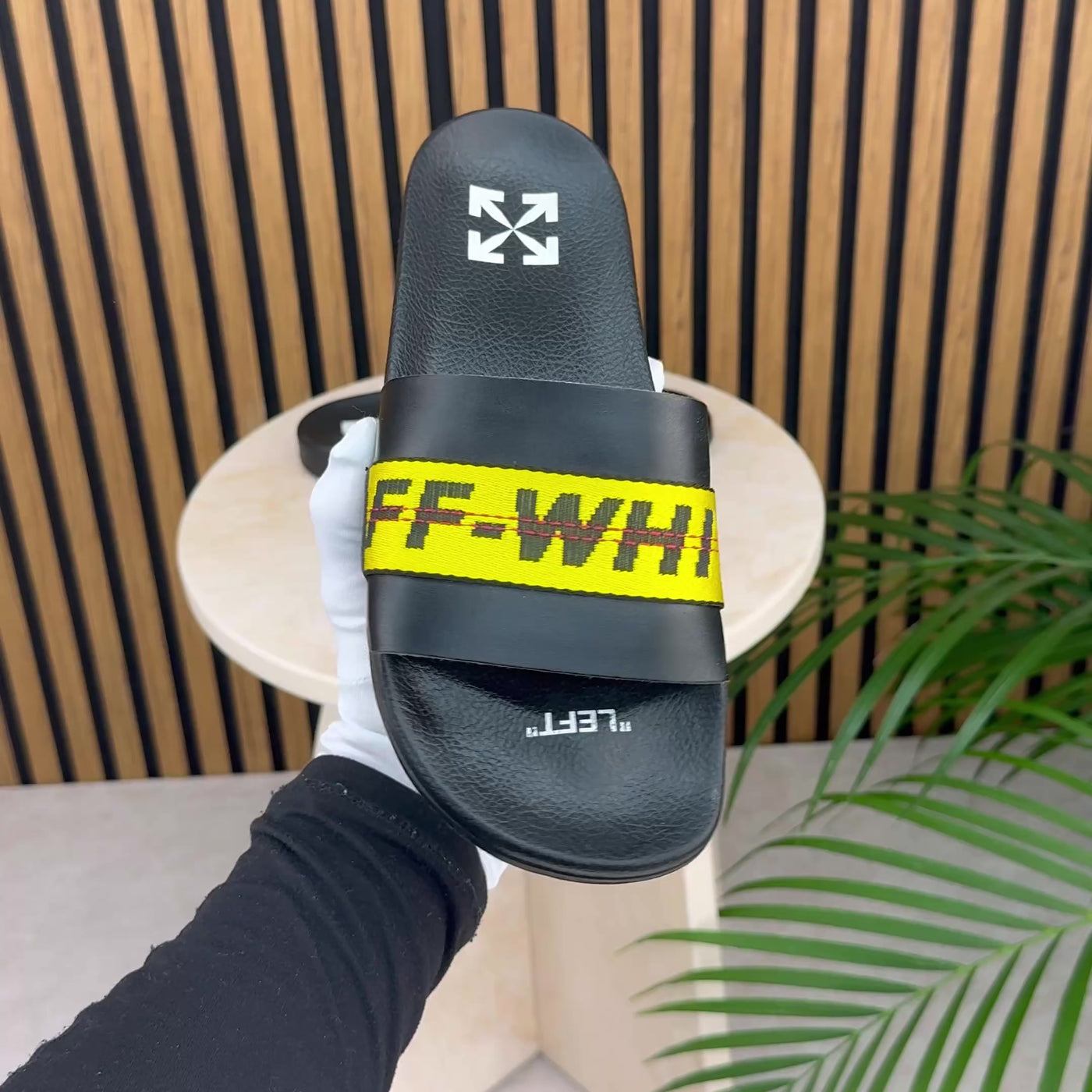 Off-White Sliders | SIZE 7 | Pre-Owned