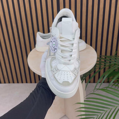 Valentino VL7N Strap | Size 9 | PRE-OWNED