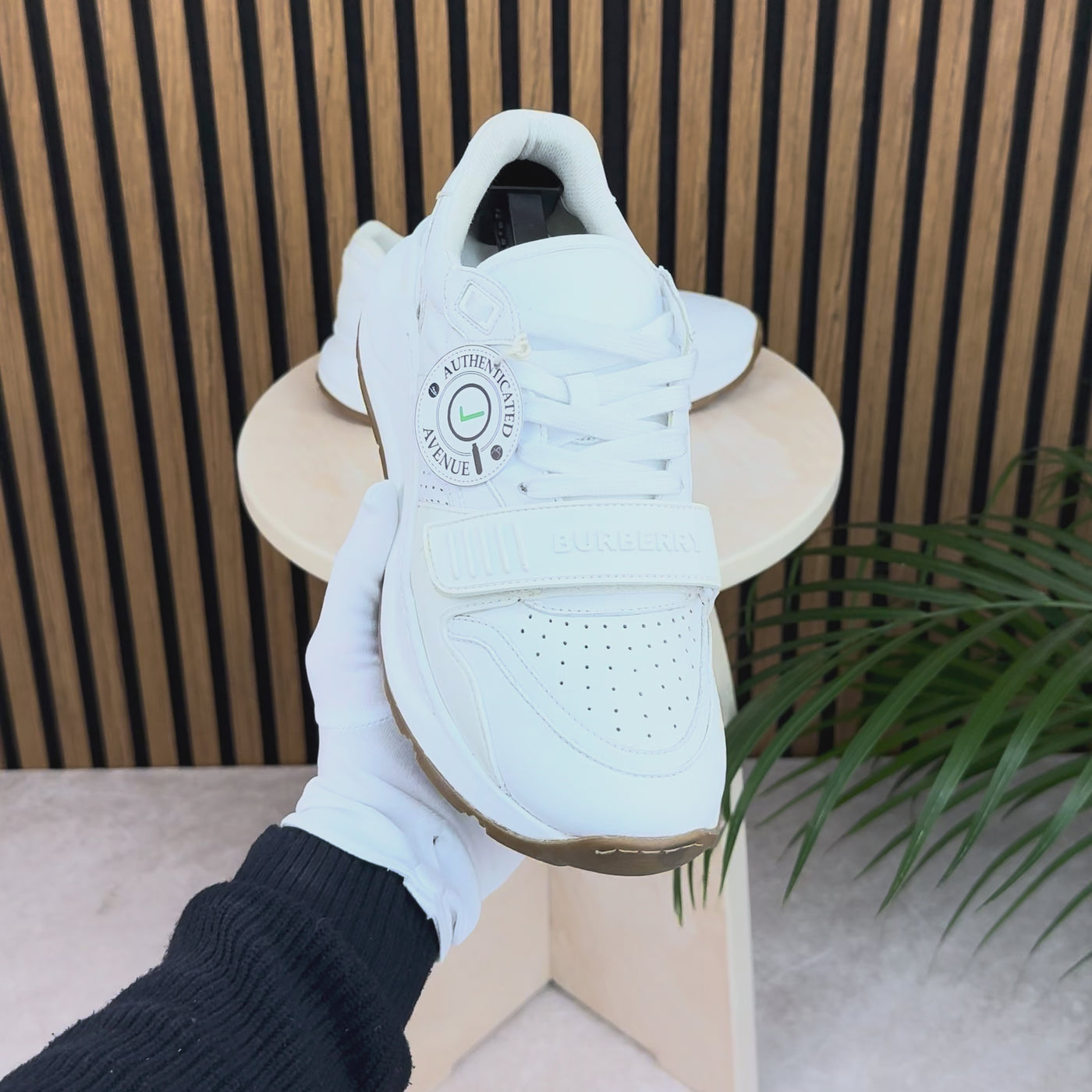 Burberry Ramsey | Size 8 | Pre-Owned